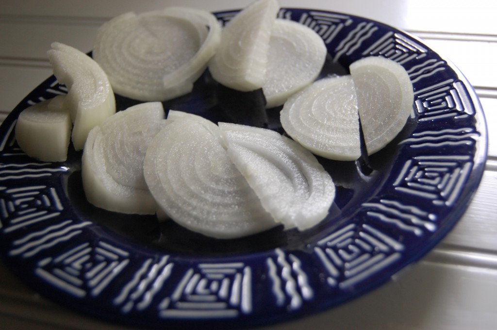 sliced onions