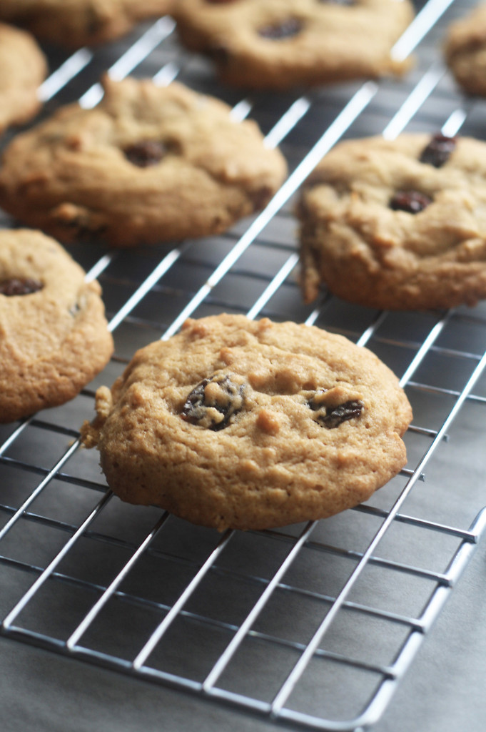 cinnamon rasin cookies cooling on rack