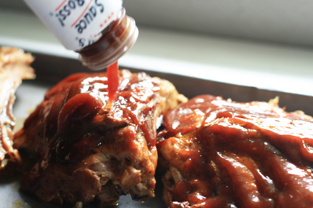 sauce on ribs