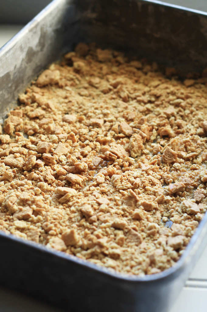 graham crackers in pan