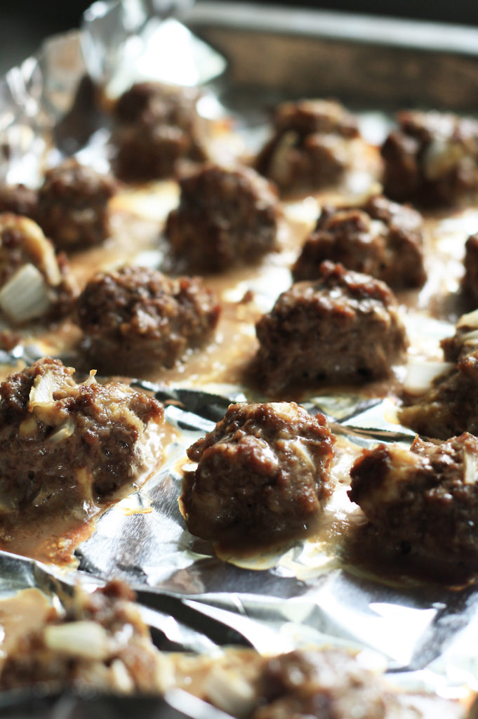 cooked meatballs